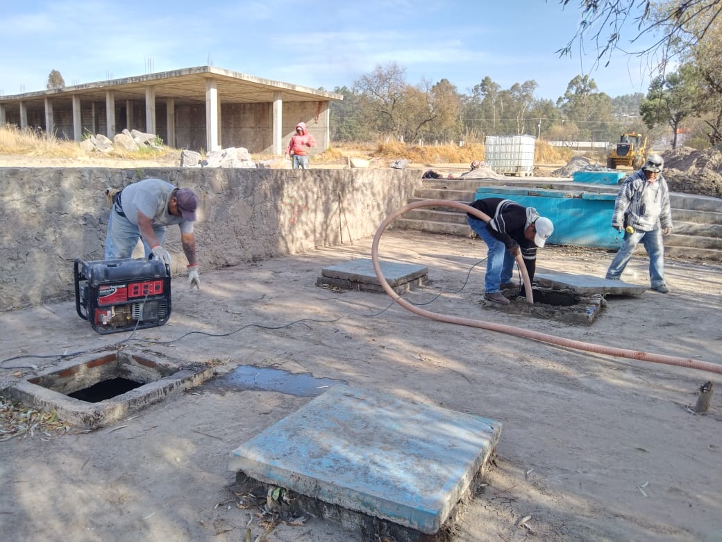 Amplía gobierno de Tzompantepec red de drenaje sanitario y rehabilita fosa séptica